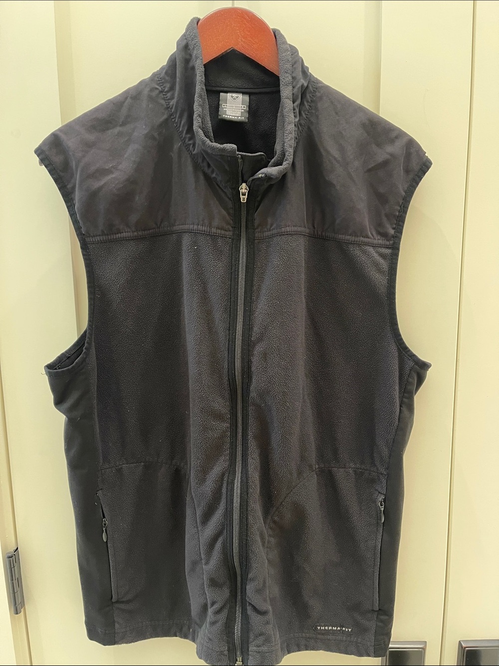 Nike Black Sleeveless Fleece Vest with Zip Pockets